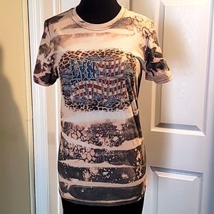 Women's medium Leonard Skinner shirt